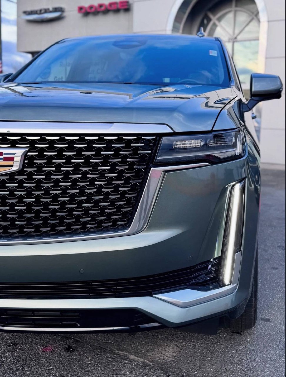 Cadillac Escalade Sport Platinum Gray - Image 4